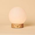 Flore Lichtbruine Houten Lamp | Oplaadbare, dimbare en draadloze verlichting