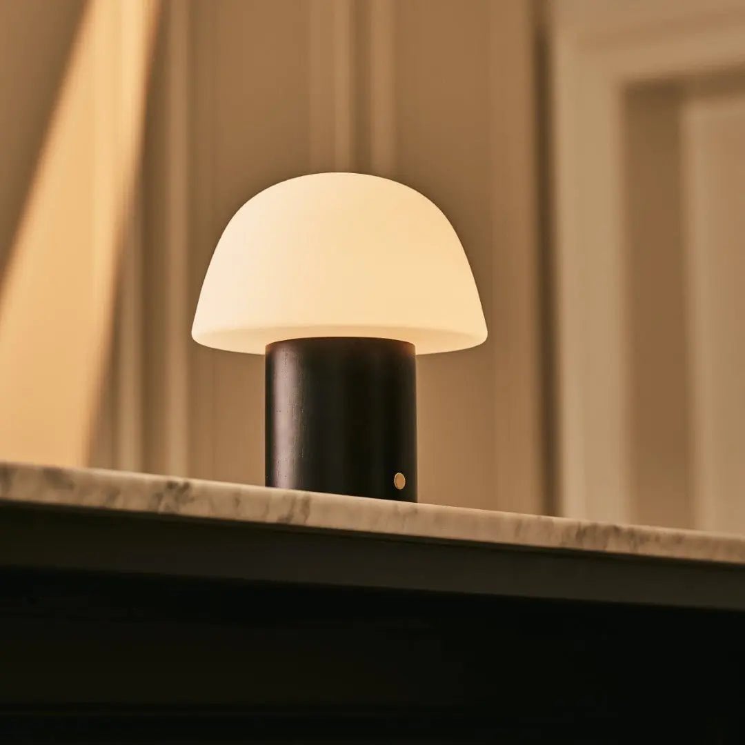 Yannick Zwarte Draadloze Tafellamp | Modern, batterijaangedreven en duurzaam ontwerp
