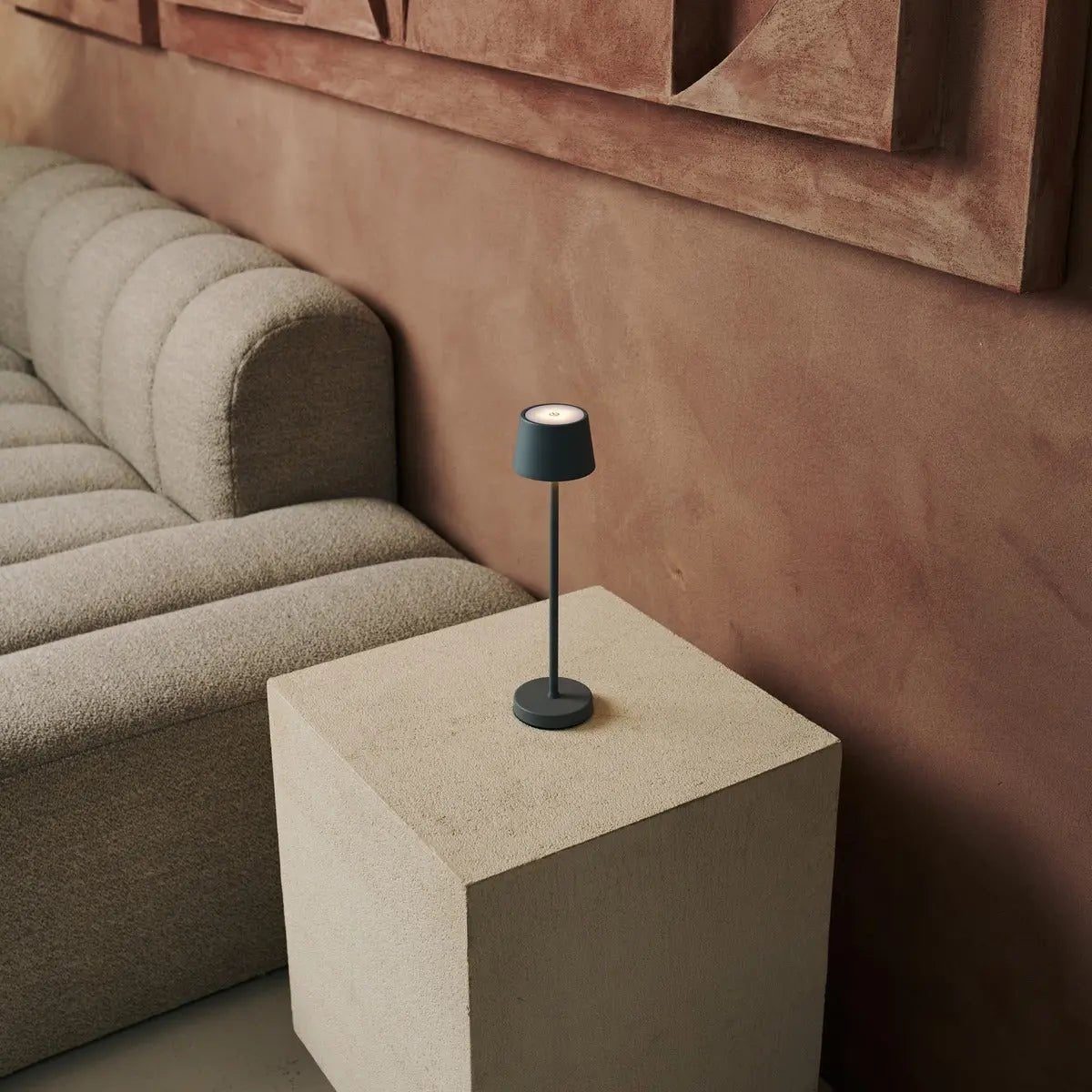 Combi Set Professional | 4 x Vondel Mini Mouse Grey Rechargeable Table Lamps & 1 x Amstel Charging Station