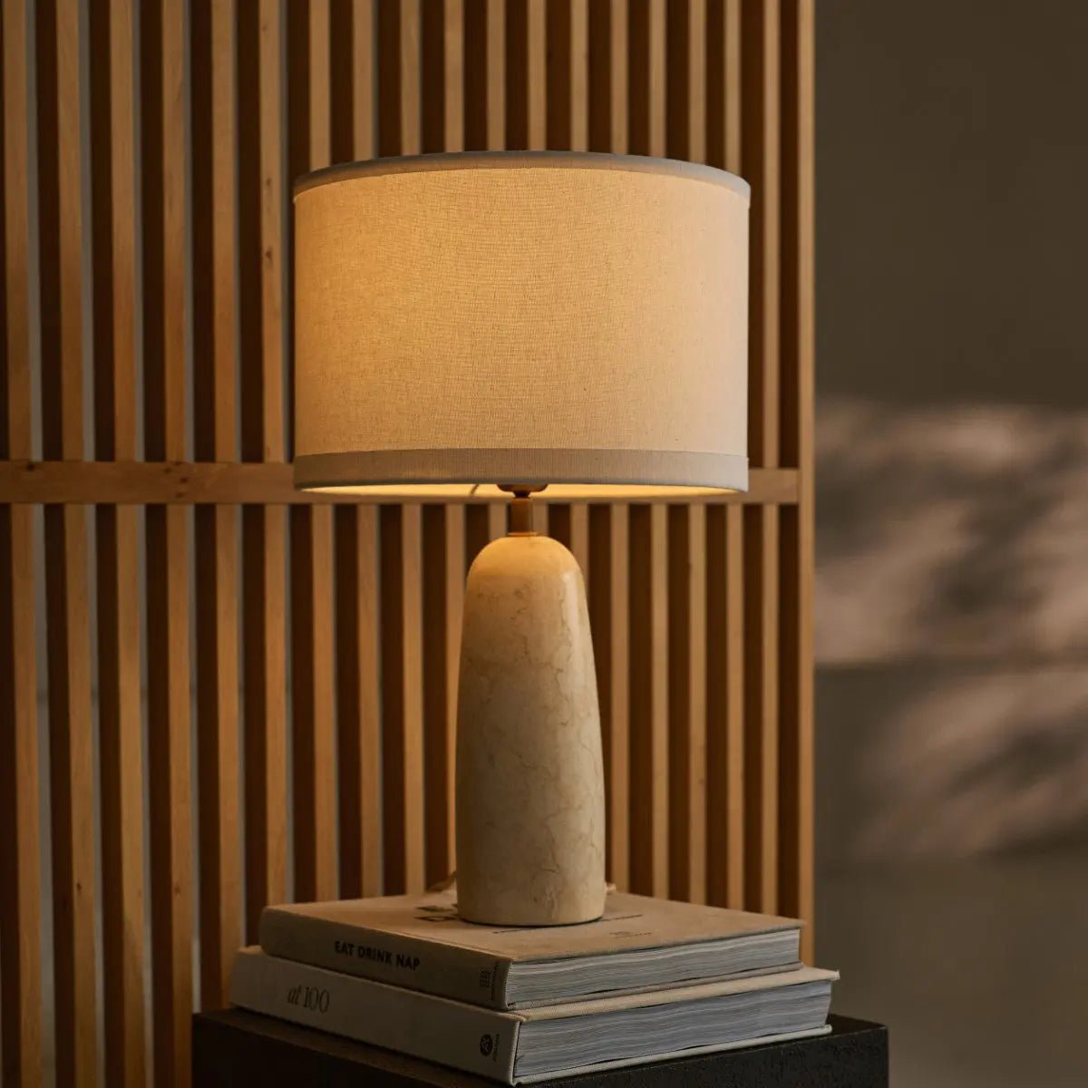 Charlotte Marmeren Lamp | Katoenen kap en elegante verlichting
