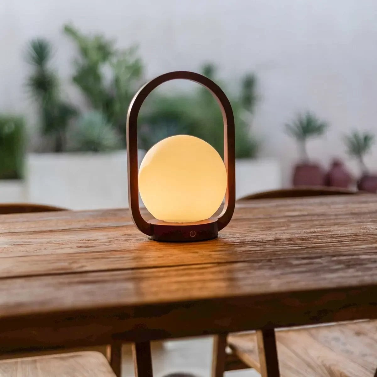 Skye kastanjebruine houten draadloze lamp | Oplaadbaar, dimbaar en 3 lichtmodi