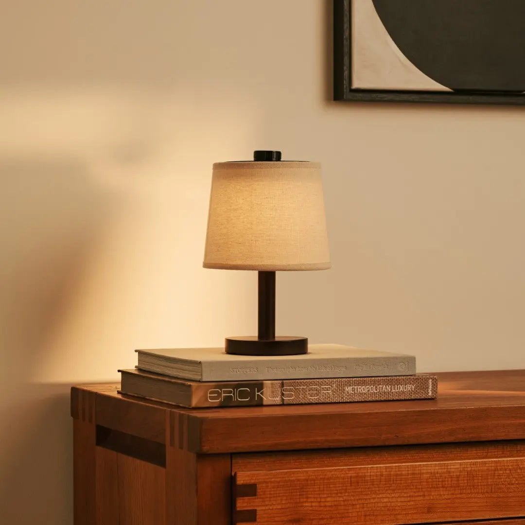 Rover Donkerbruine Houten Oplaadbare Lamp | Snoerloos, dimbaar en linnenmix