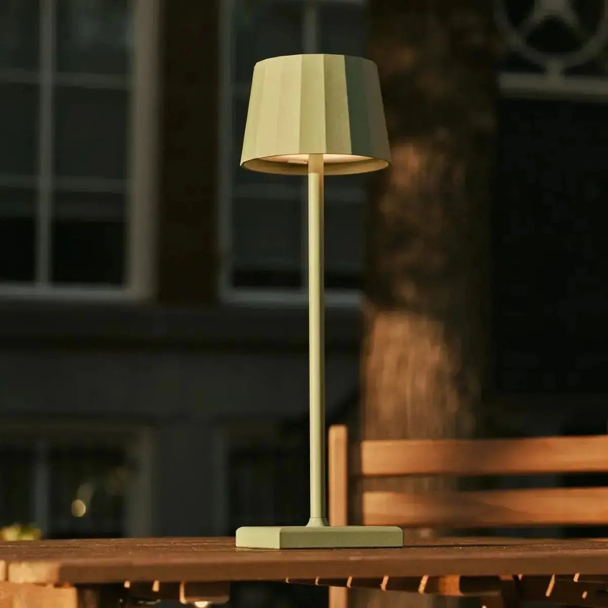 William Sage Groene Oplaadbare Tafellamp | USB-C, dimbaar, batterijduur van 120 uur