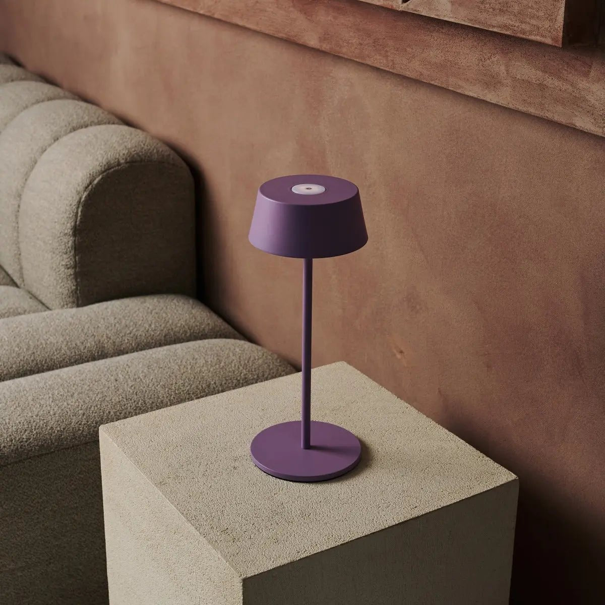 Hugo Violet Lila Oplaadbare Tafellamp | Stijlvolle, dimbare lamp en draadloos