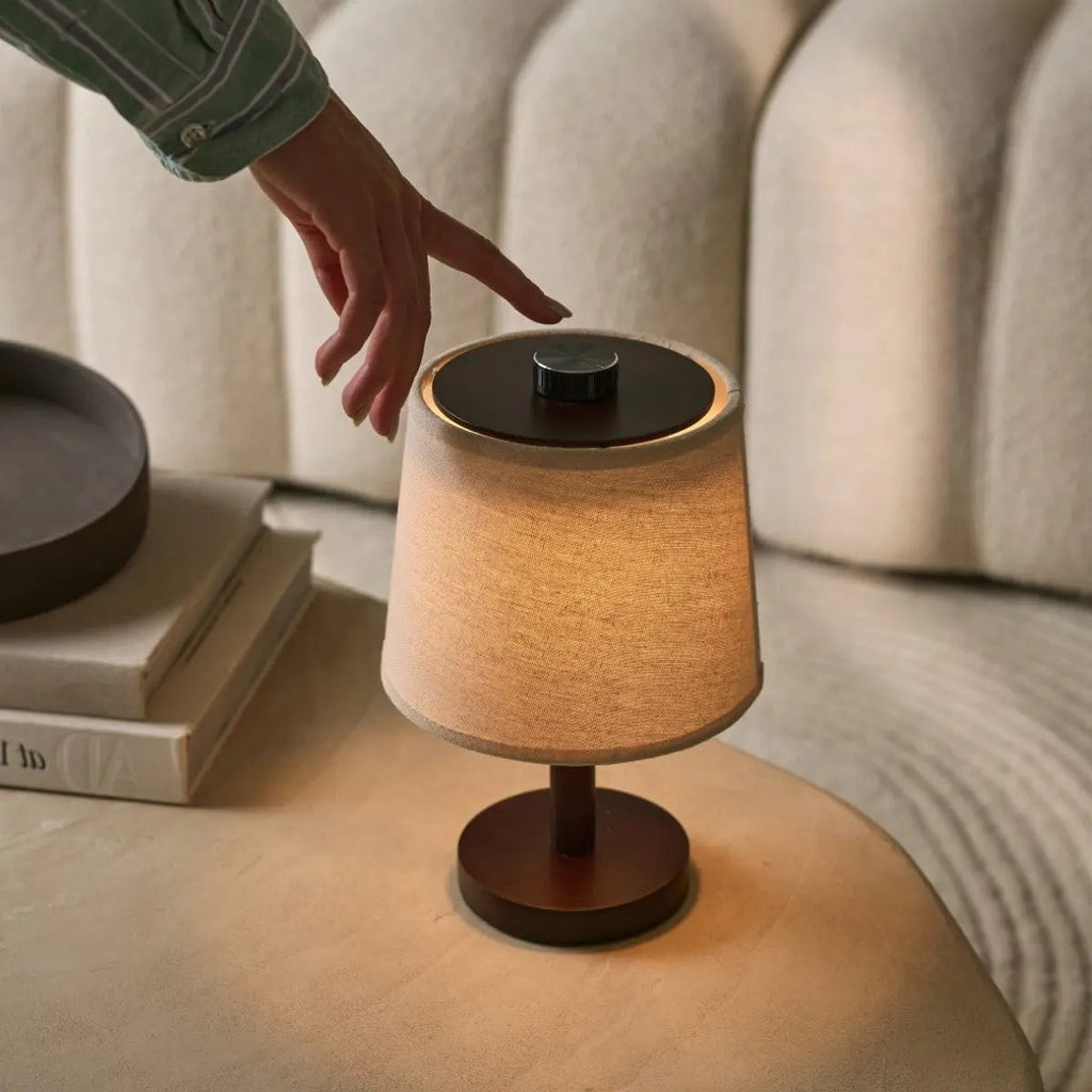Rover Donkerbruine Houten Oplaadbare Lamp | Snoerloos, dimbaar en linnenmix