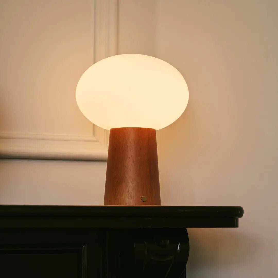 Max Kastanjebruine Houten Snoerloze Tafellamp | Oplaadbaar, glas, duurzaam ontwerp
