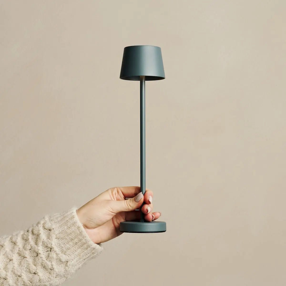 Combi Set Professional | 4 x Vondel Mini Stone Grey Rechargeable Table Lamps & 1 x Amstel Charging Station