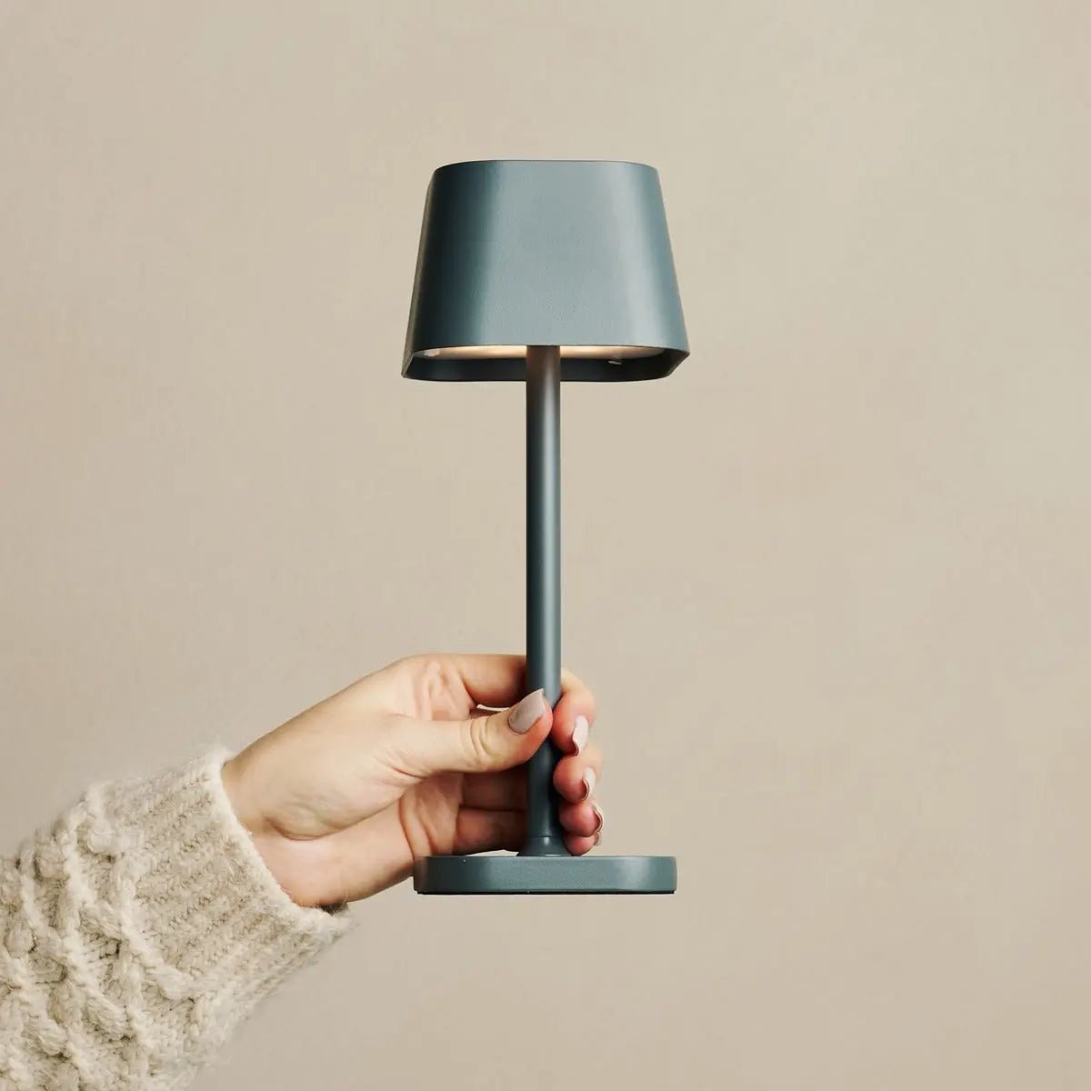 Ava Steengrijs Oplaadbare Tafellamp | Stijlvolle, draadloze lamp en dimbaar