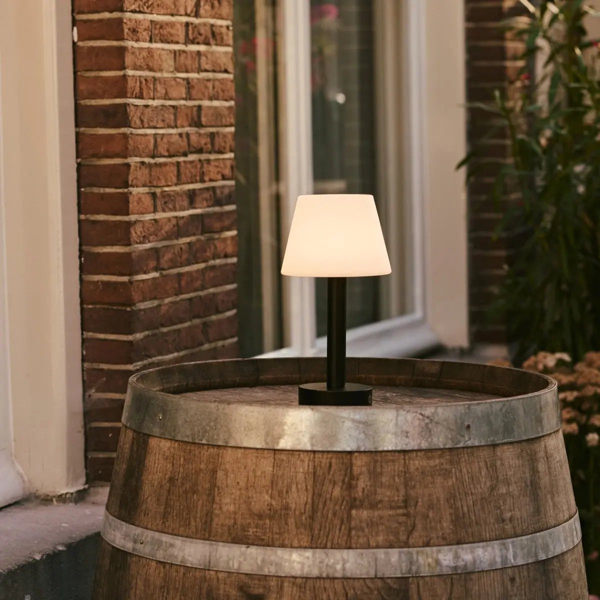 Zoë Zwarte Houten Oplaadbare Tafellamp | Dimbaar, USB-C en tot 80 uur batterijduur