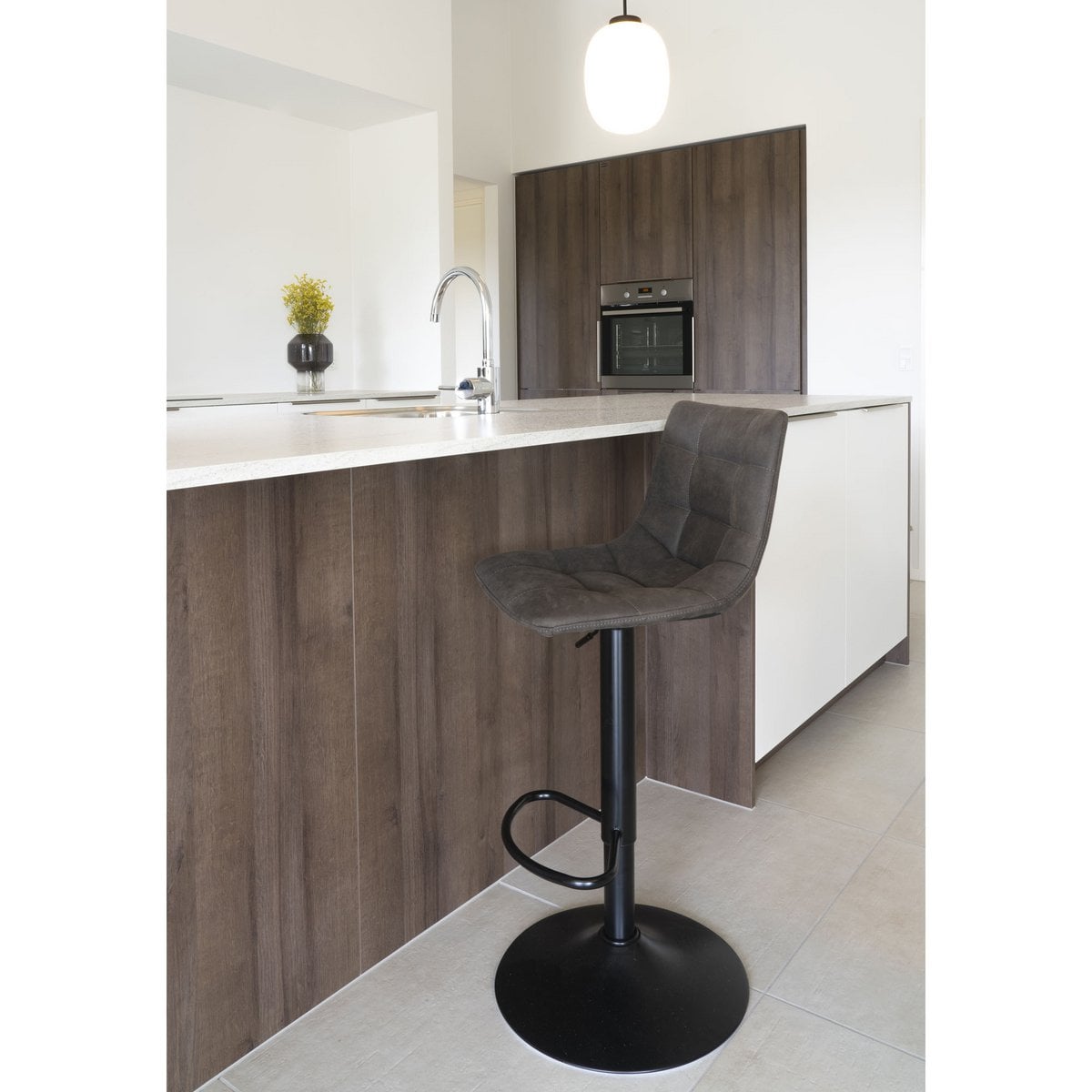 Middelfart Barstoel - Donkergrijs, Microvezel, Zwarte metalen poten, 43x43x88/108cm - set van 2
