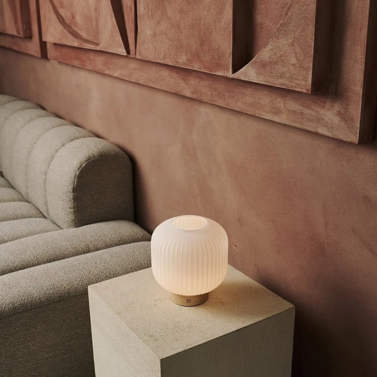 Lyla Lichtbruine Unieke Oplaadbare Lamp | Glazen lampenkap, dimbaar en 3 lichtmodi