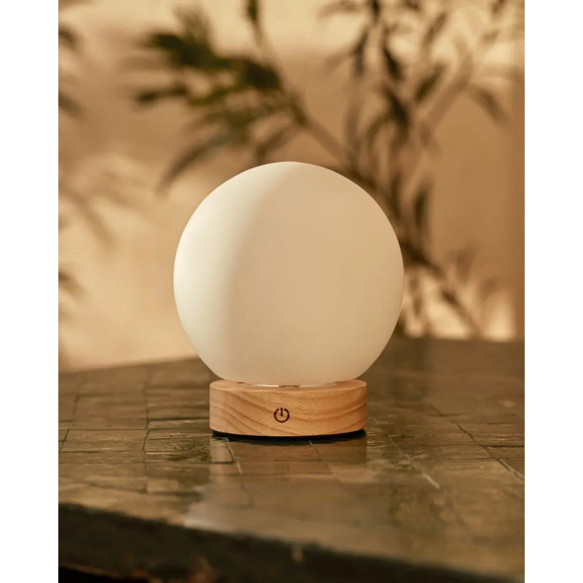 Flore Lichtbruine Houten Lamp | Oplaadbare, dimbare en draadloze verlichting