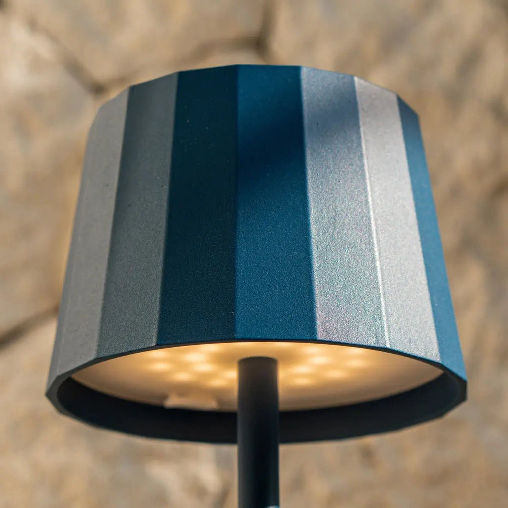 Wouter Delfts Blauw Oplaadbare Tafellamp | Draadloos opladen en batterijduur van 120 uur