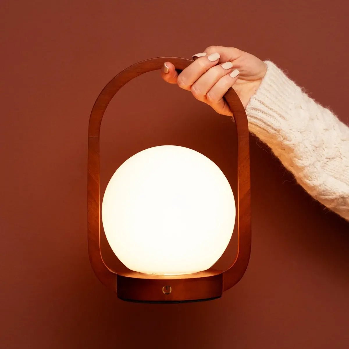 Skye kastanjebruine houten draadloze lamp | Oplaadbaar, dimbaar en 3 lichtmodi