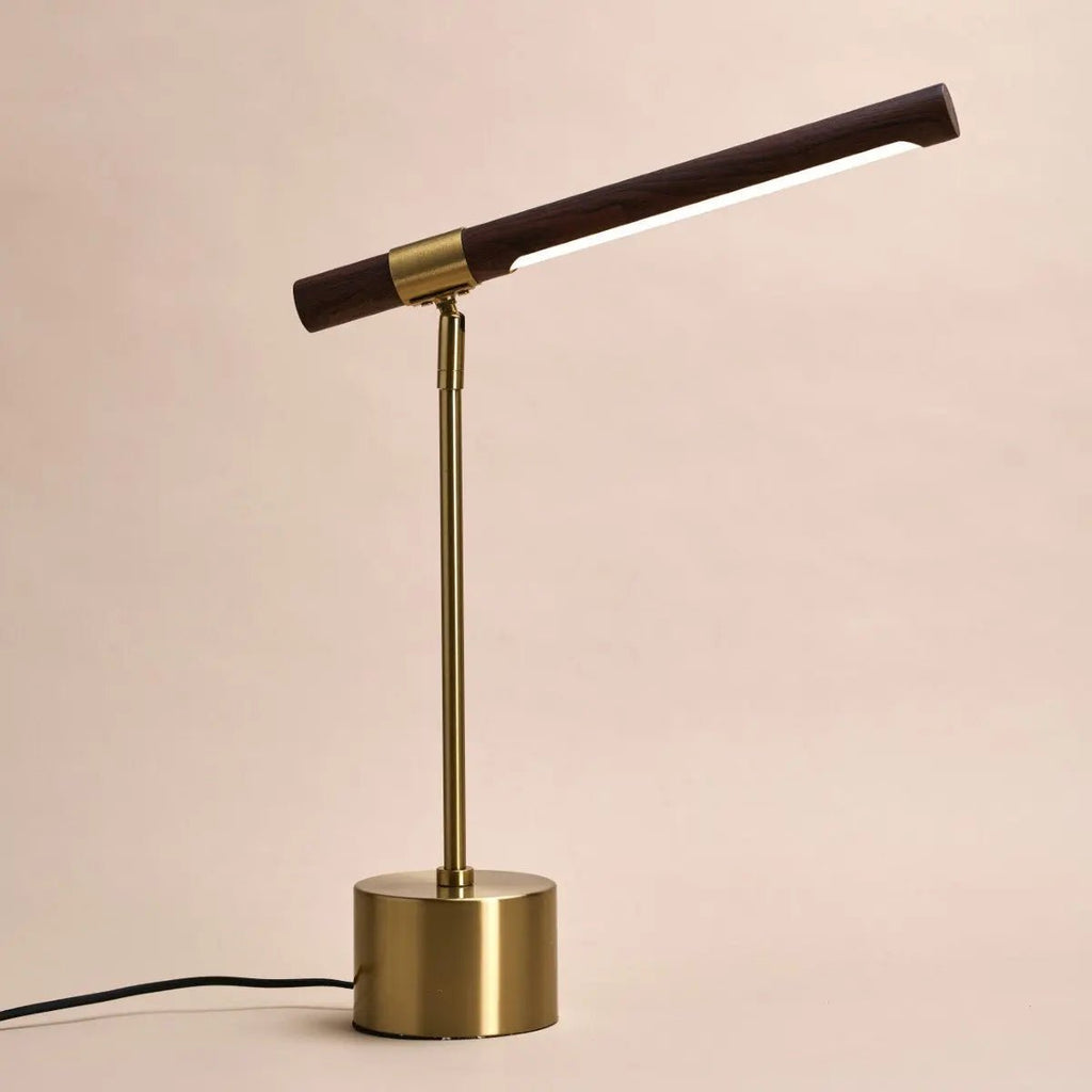 Livia goudkleurige metalen lamp met hout – verstelbare LED, Scandinavisch design voor kantoor en woonkamer