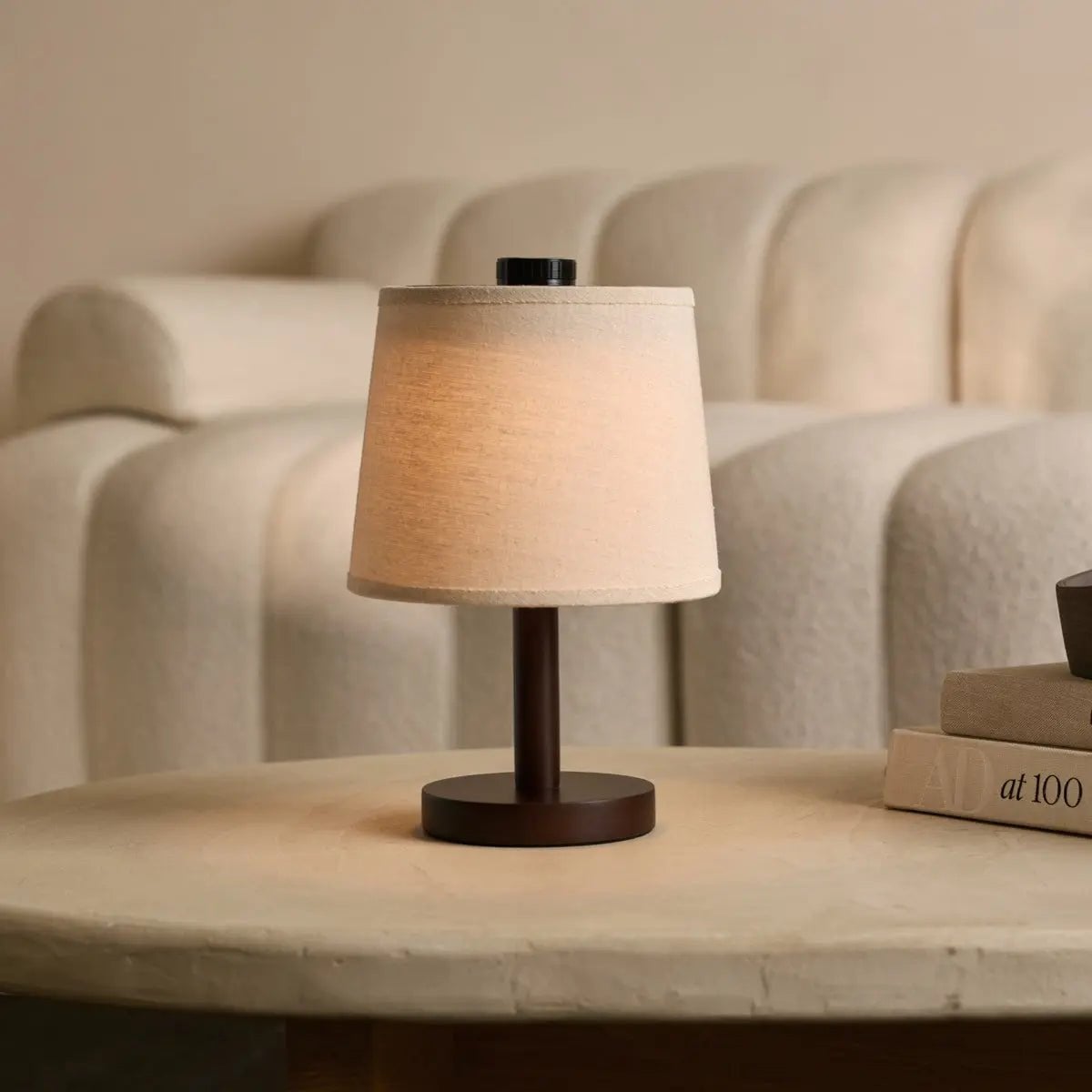 Rover Donkerbruine Houten Oplaadbare Lamp | Snoerloos, dimbaar en linnenmix