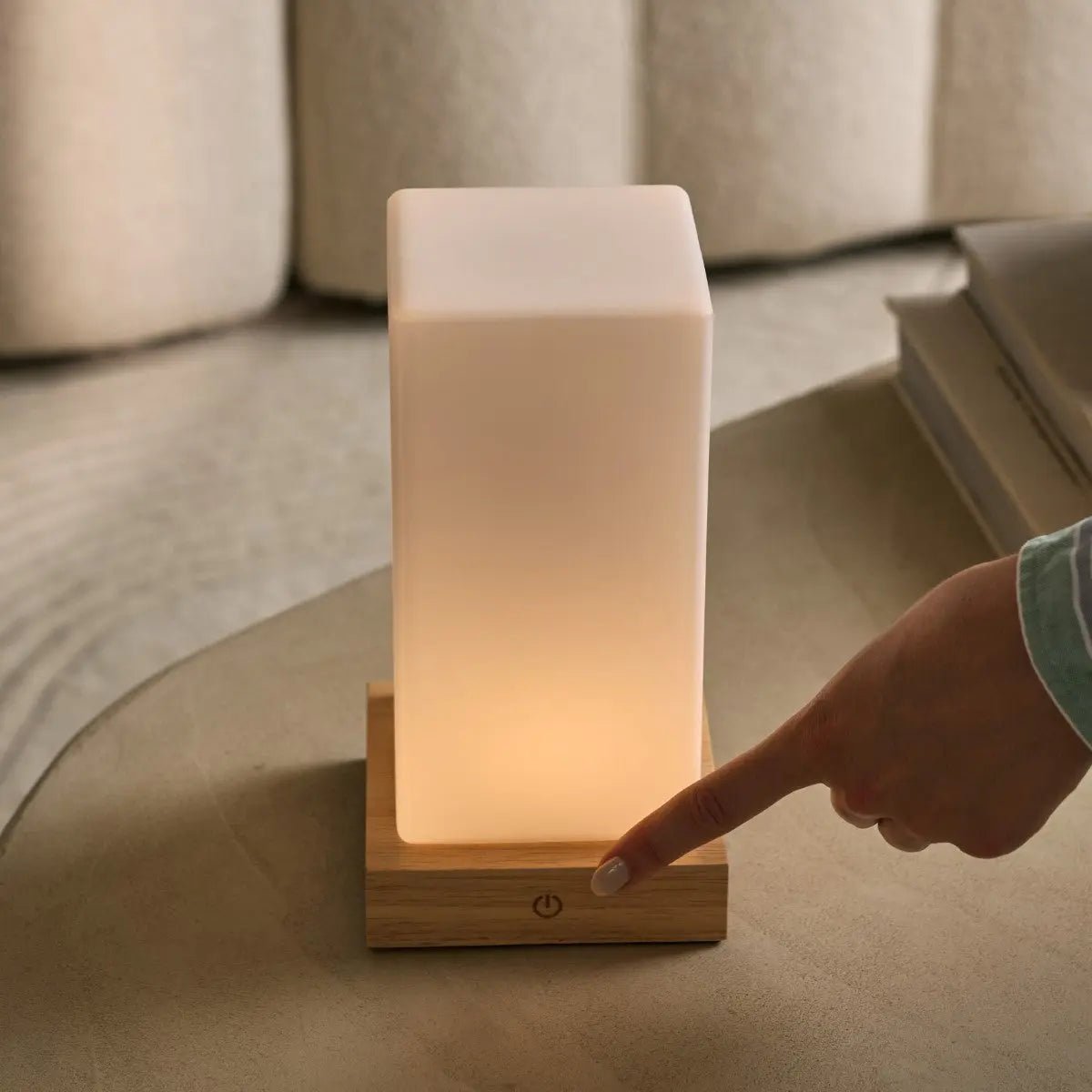 Zayn Lichtbruine Houten Oplaadbare Tafellamp | Dimbaar, glas en draadloos