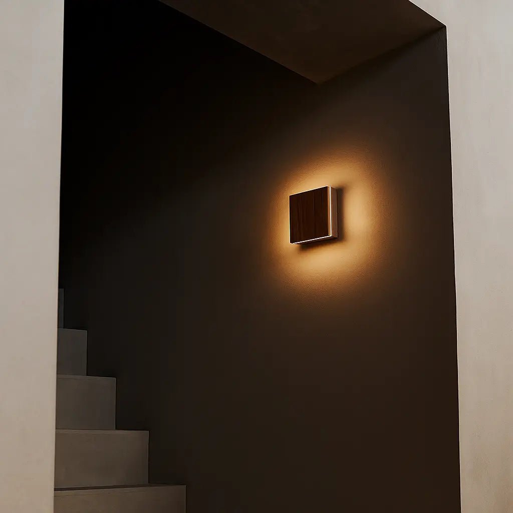 Lane Walnoot Snoerloze Wandlamp | Oplaadbaar en dimbaar ontwerp