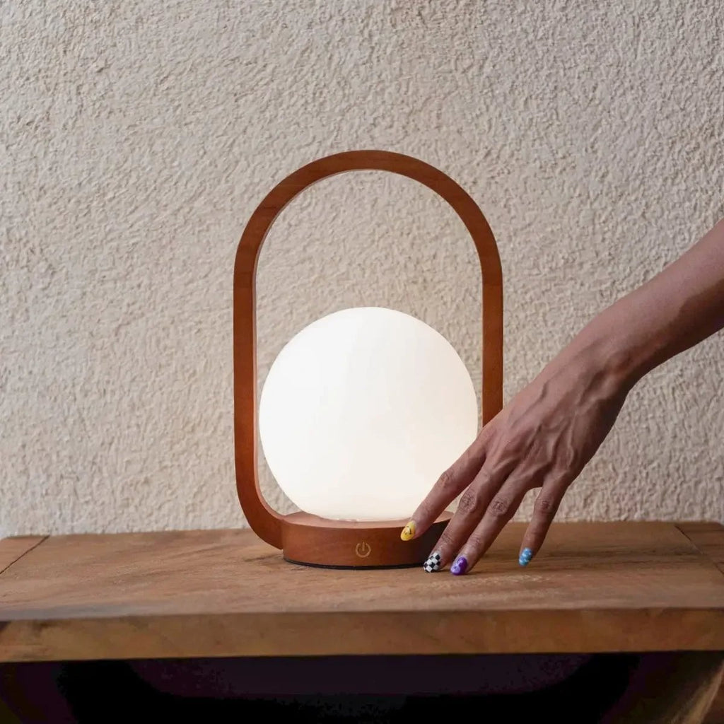 Skye kastanjebruine houten draadloze lamp | Oplaadbaar, dimbaar en 3 lichtmodi