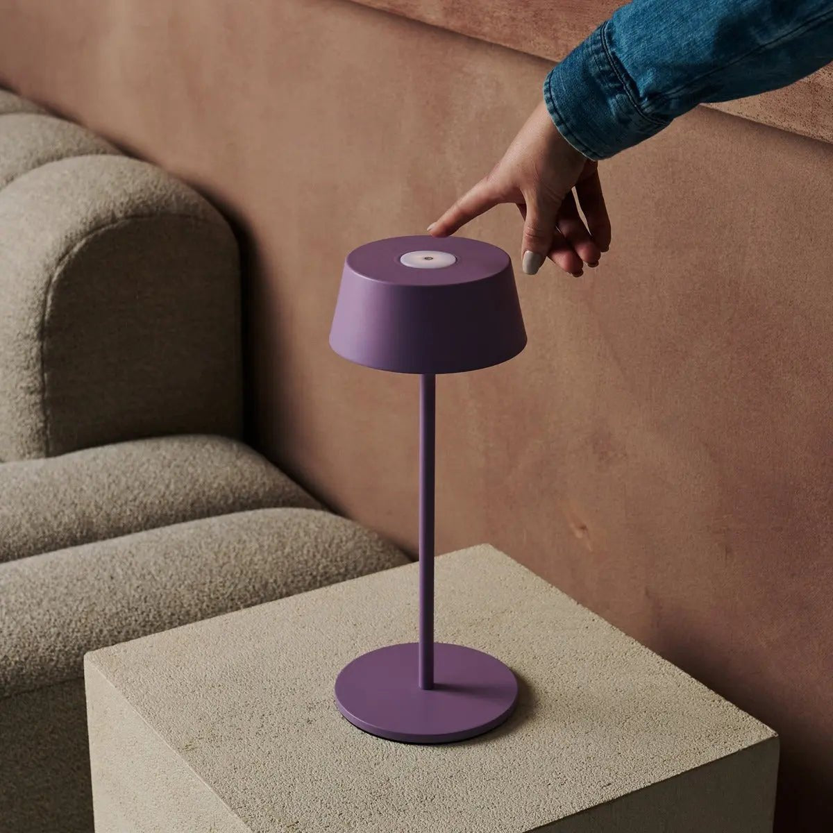 Hugo Violet Lila Oplaadbare Tafellamp | Stijlvolle, dimbare lamp en draadloos