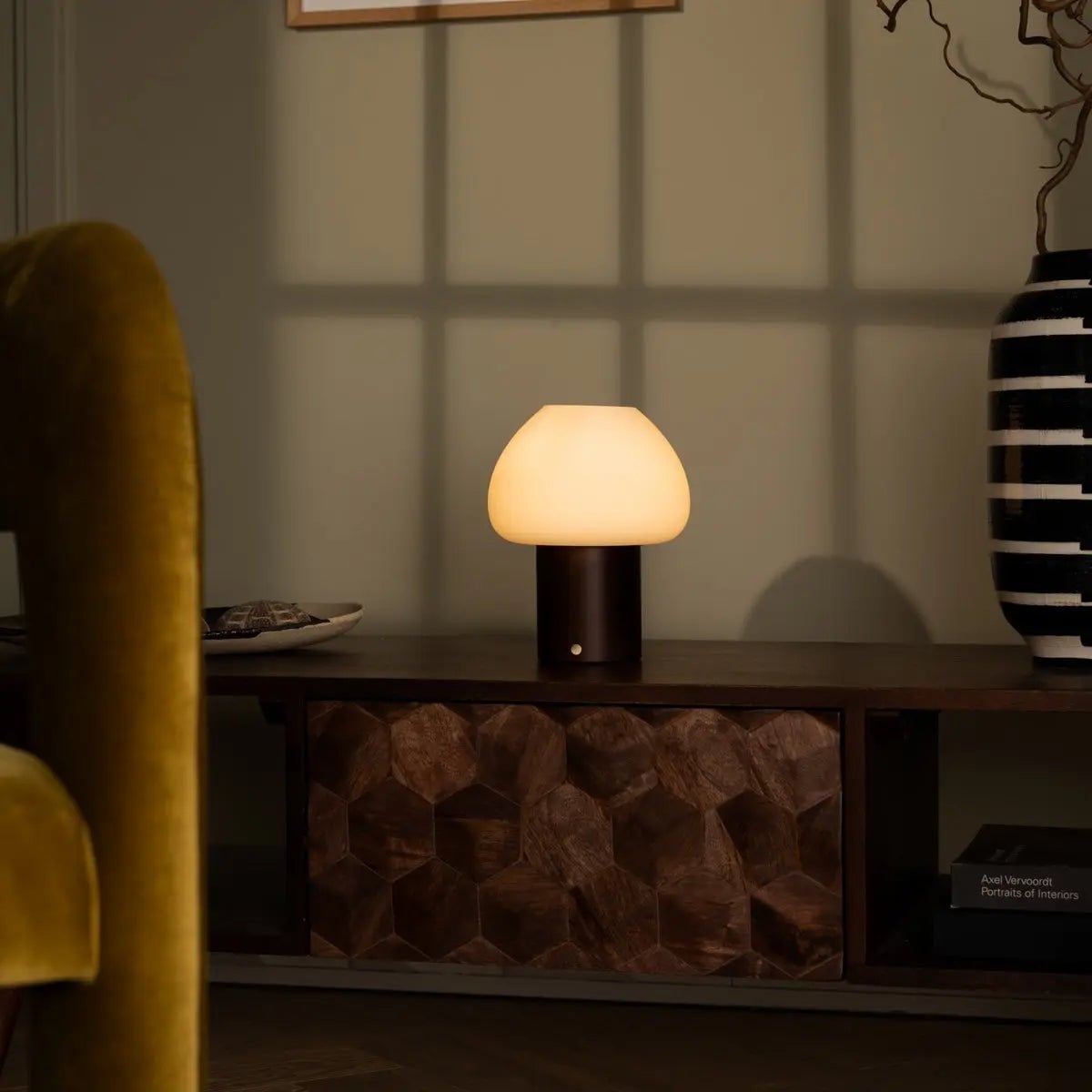 Fynn Donkerbruine Houten Lamp | Oplaadbaar, dimbaar en stijlvol