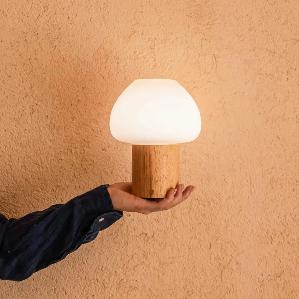 Fynn Lichtbruine Houten Lamp | Oplaadbaar, dimbaar en stijlvol
