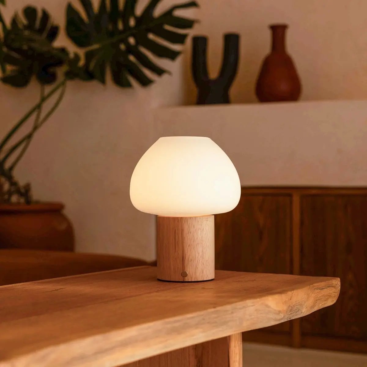 Fynn Lichtbruine Houten Lamp | Oplaadbaar, dimbaar en stijlvol