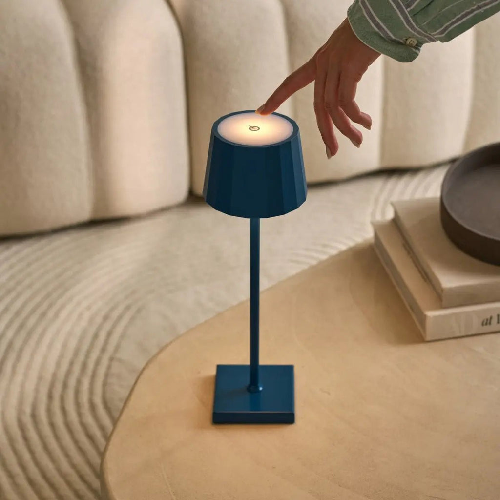 Wouter Delfts Blauw Oplaadbare Tafellamp | Draadloos opladen en batterijduur van 120 uur