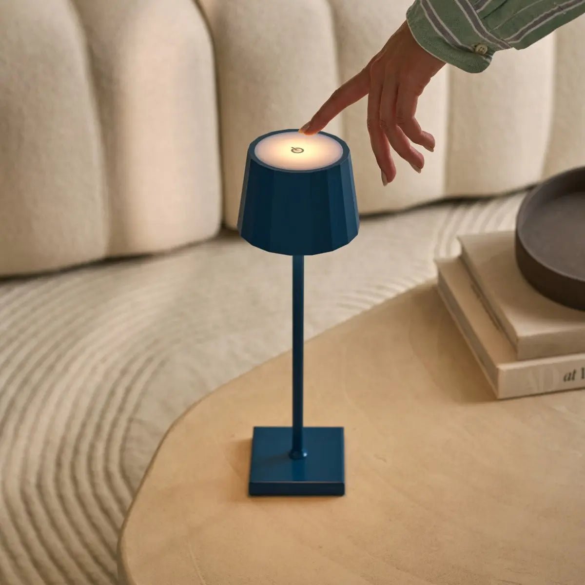 Wouter Delfts Blauw Oplaadbare Tafellamp | Draadloos opladen en batterijduur van 120 uur