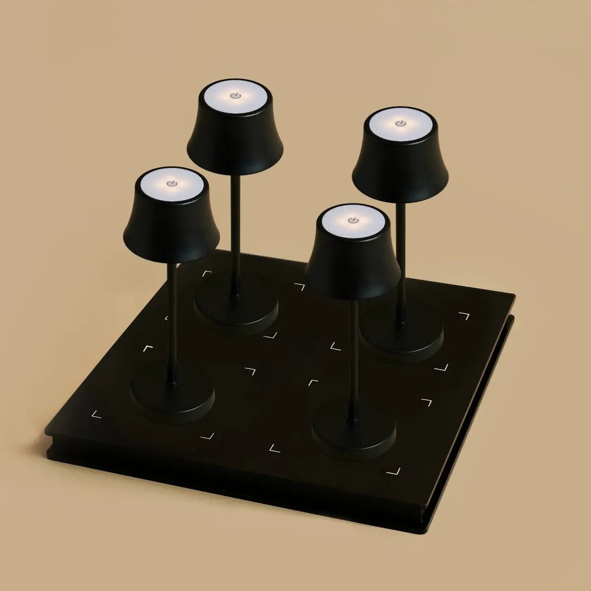 Combiset Professioneel | 4 x De Pijp Mini Midnight Black oplaadbare tafellampen en 1 x Amstel laadstation