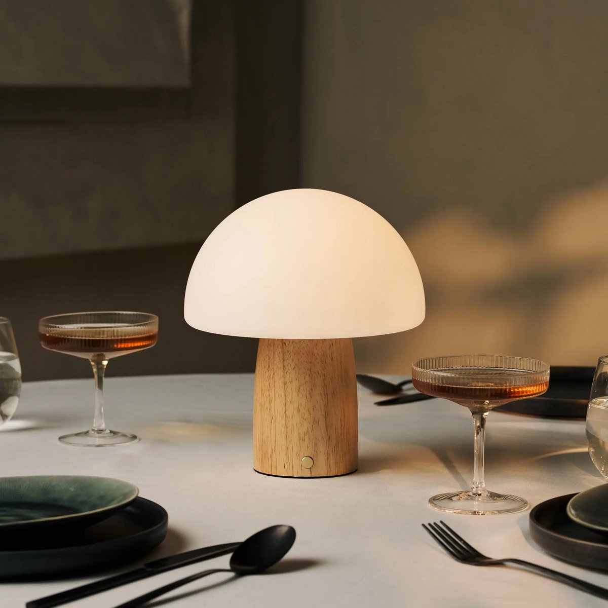 Mia Lichtbruine Stijlvolle Draadloze Tafellamp | Elegant, dimbaar en functioneel