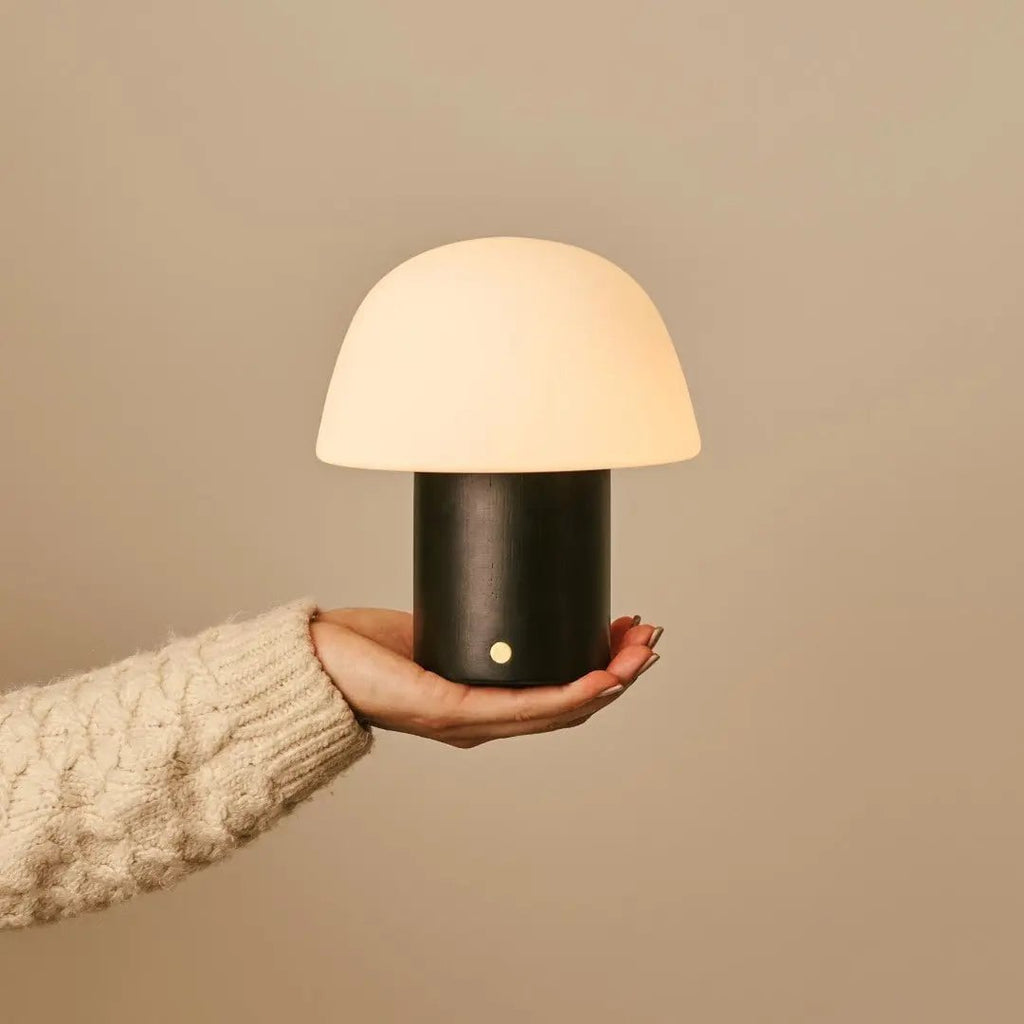 Yannick Zwarte Draadloze Tafellamp | Modern, batterijaangedreven en duurzaam ontwerp