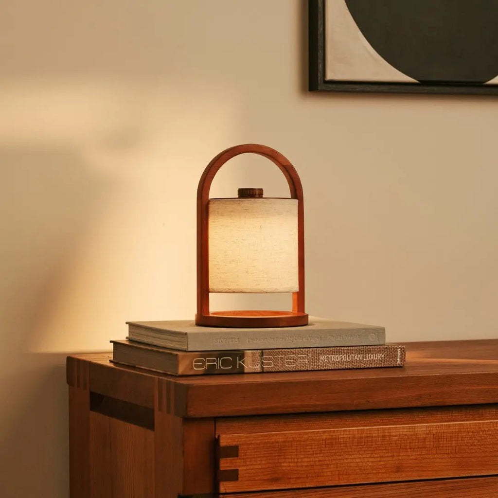 Rivierkastanjebruine houten oplaadbare lamp | Linnenmix, veelzijdig en tot 100 uur batterijduur