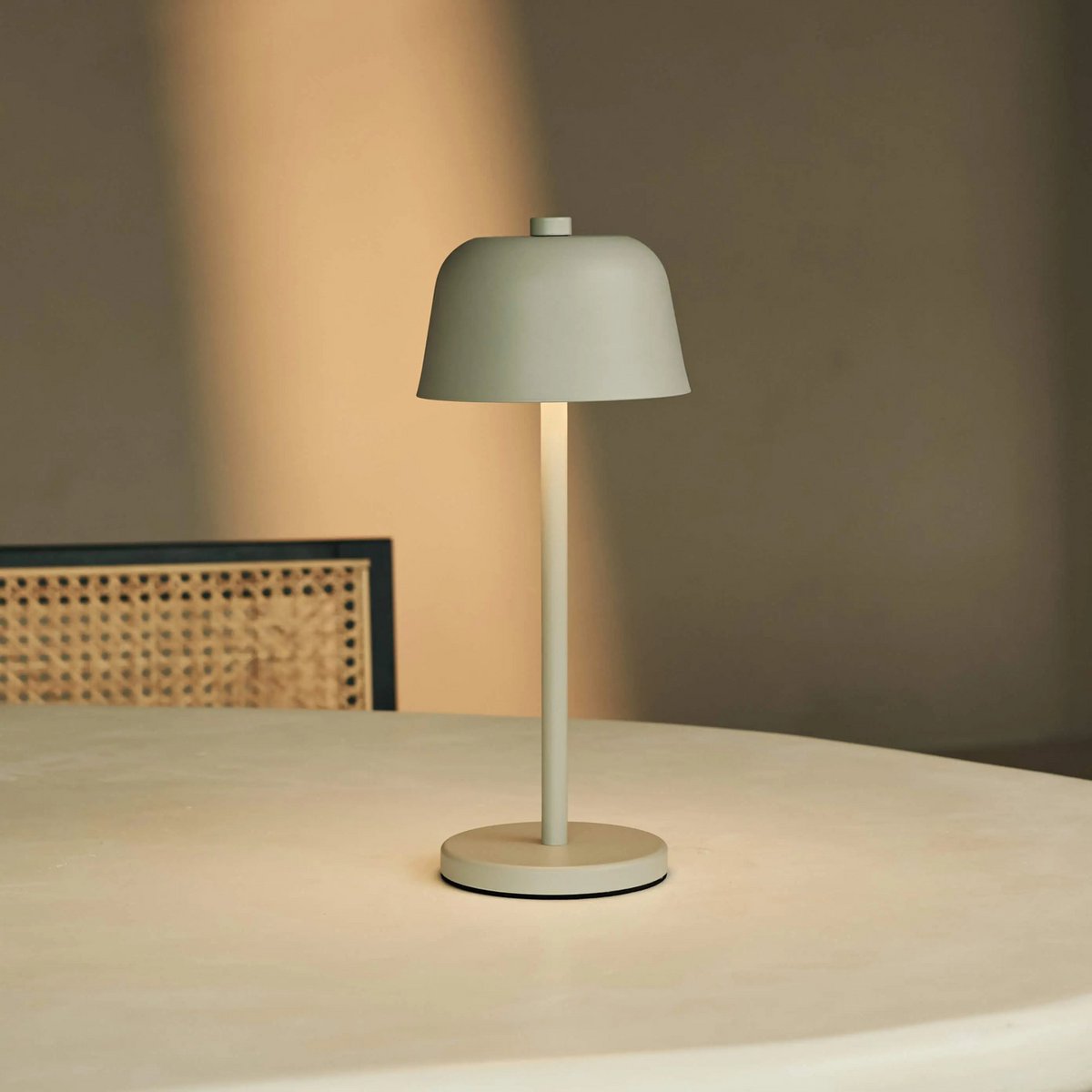 Anton Shadow Gray Oplaadbare tafellamp | Stijlvolle en draadloze verlichting