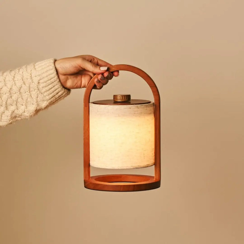 Rivierkastanjebruine houten oplaadbare lamp | Linnenmix, veelzijdig en tot 100 uur batterijduur