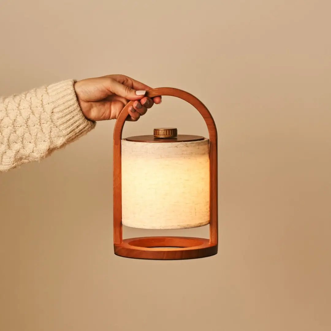 Rivierkastanjebruine houten oplaadbare lamp | Linnenmix, veelzijdig en tot 100 uur batterijduur