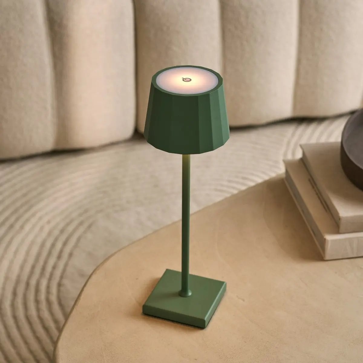 William Sage Groene Oplaadbare Tafellamp | USB-C, dimbaar, batterijduur van 120 uur