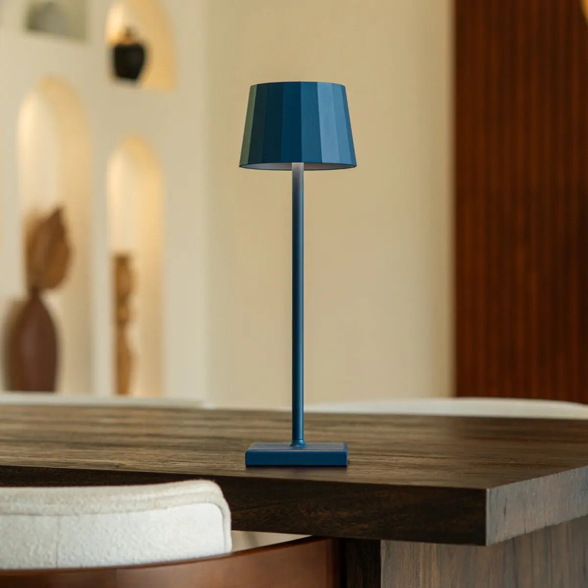 Wouter Delfts Blauw Oplaadbare Tafellamp | Draadloos opladen en batterijduur van 120 uur