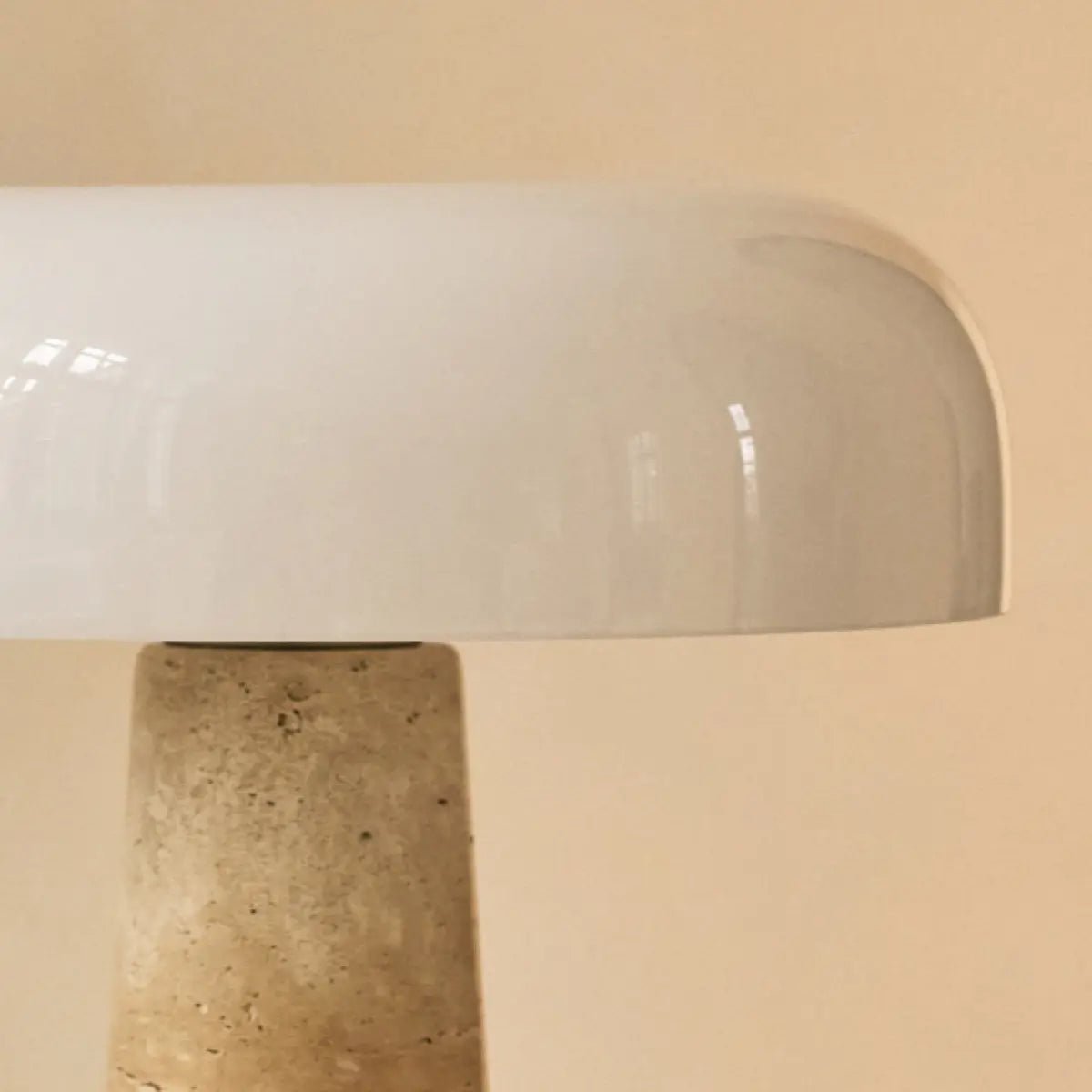 Emily travertijnlamp | Elegant ontwerp met glazen kap