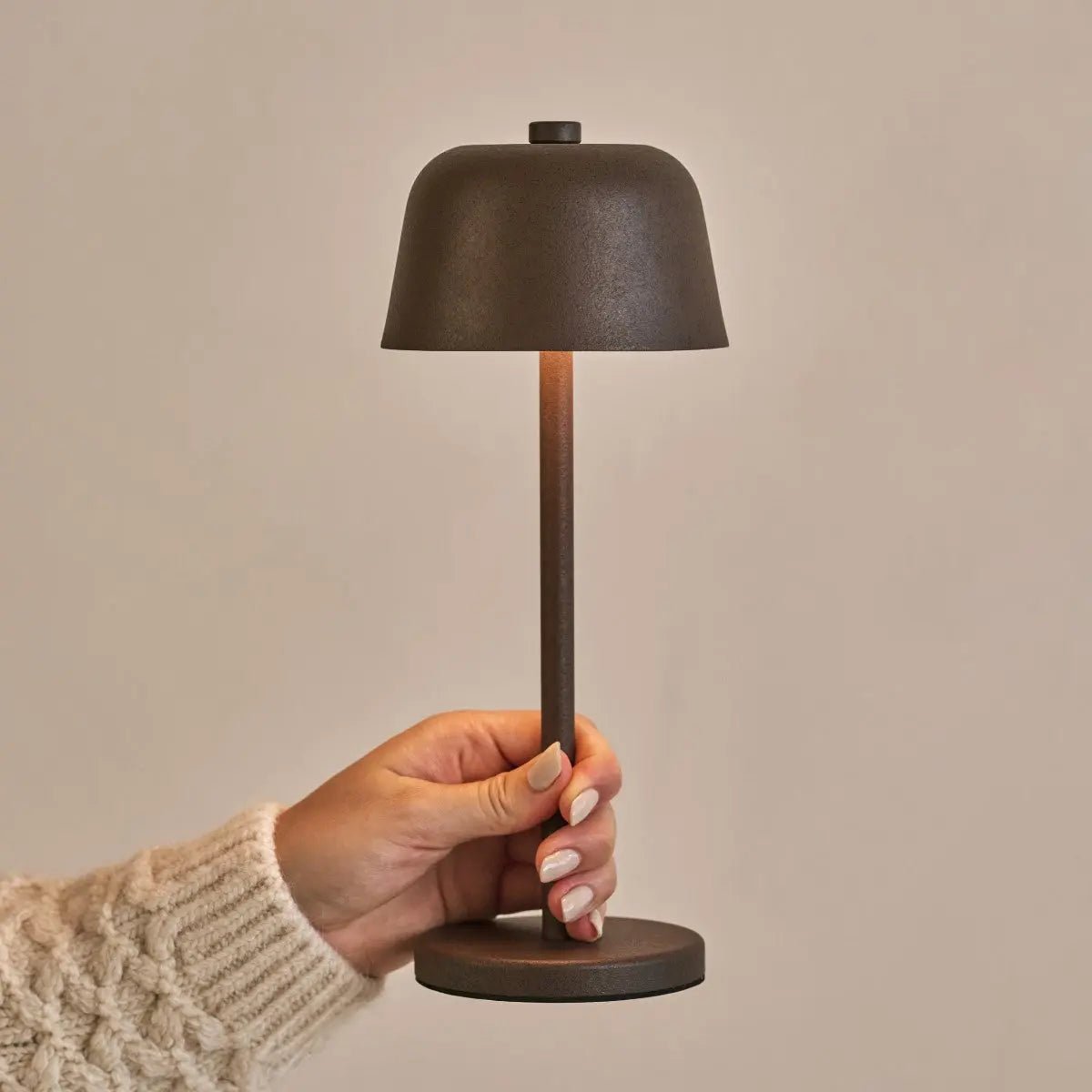 Anton Mokka Bruin Oplaadbare Tafellamp | Strakke en draadloze verlichting
