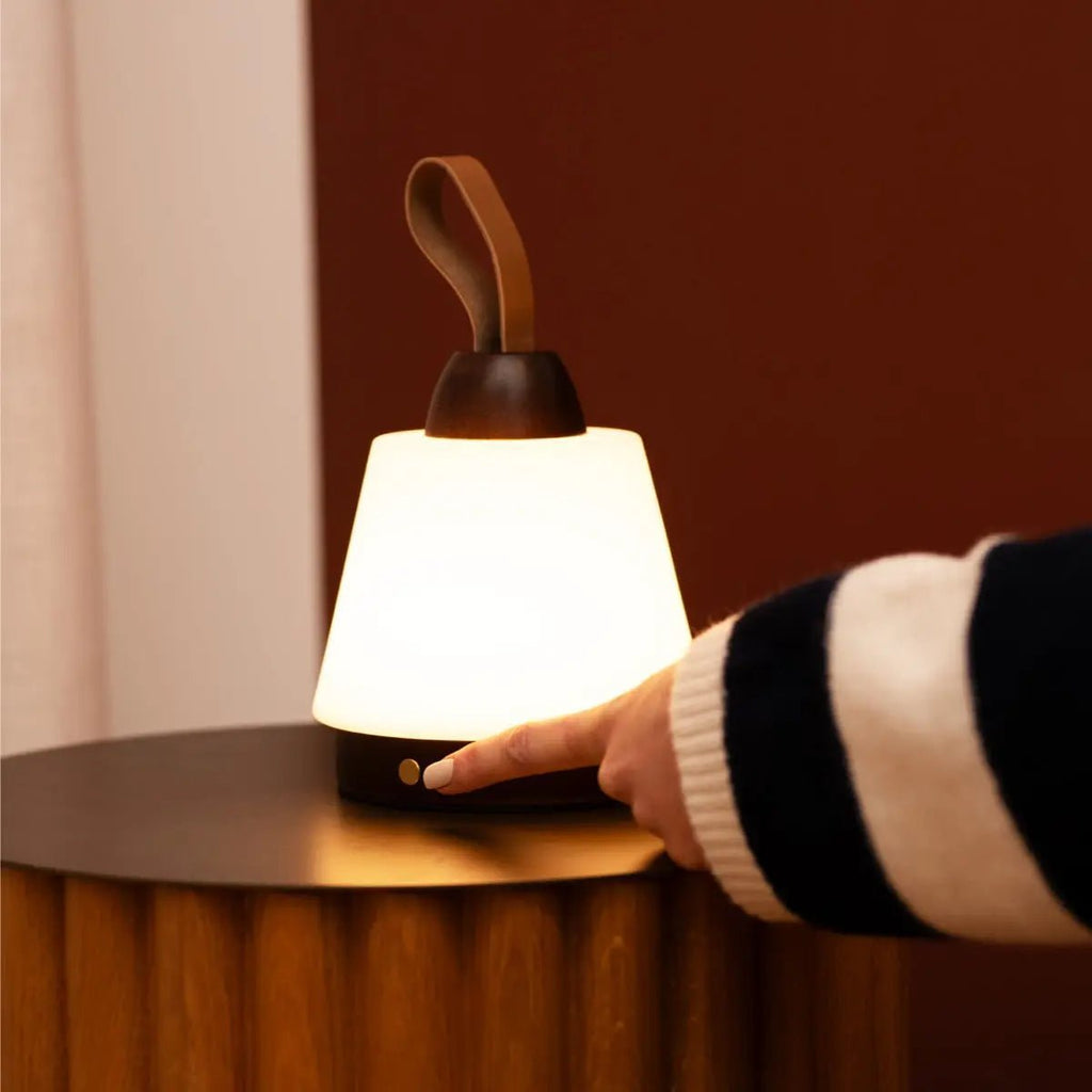 Liv Donkerbruin Oplaadbare Lamp | Leren band, dimbaar en 3 lichtmodi