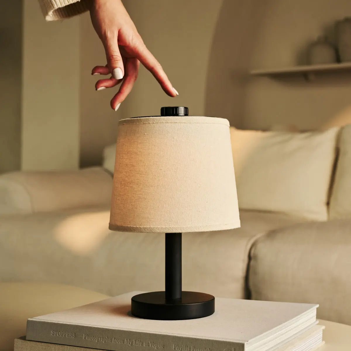 Rover zwarte houten oplaadbare lamp | Snoerloos, dimbaar en linnenmix