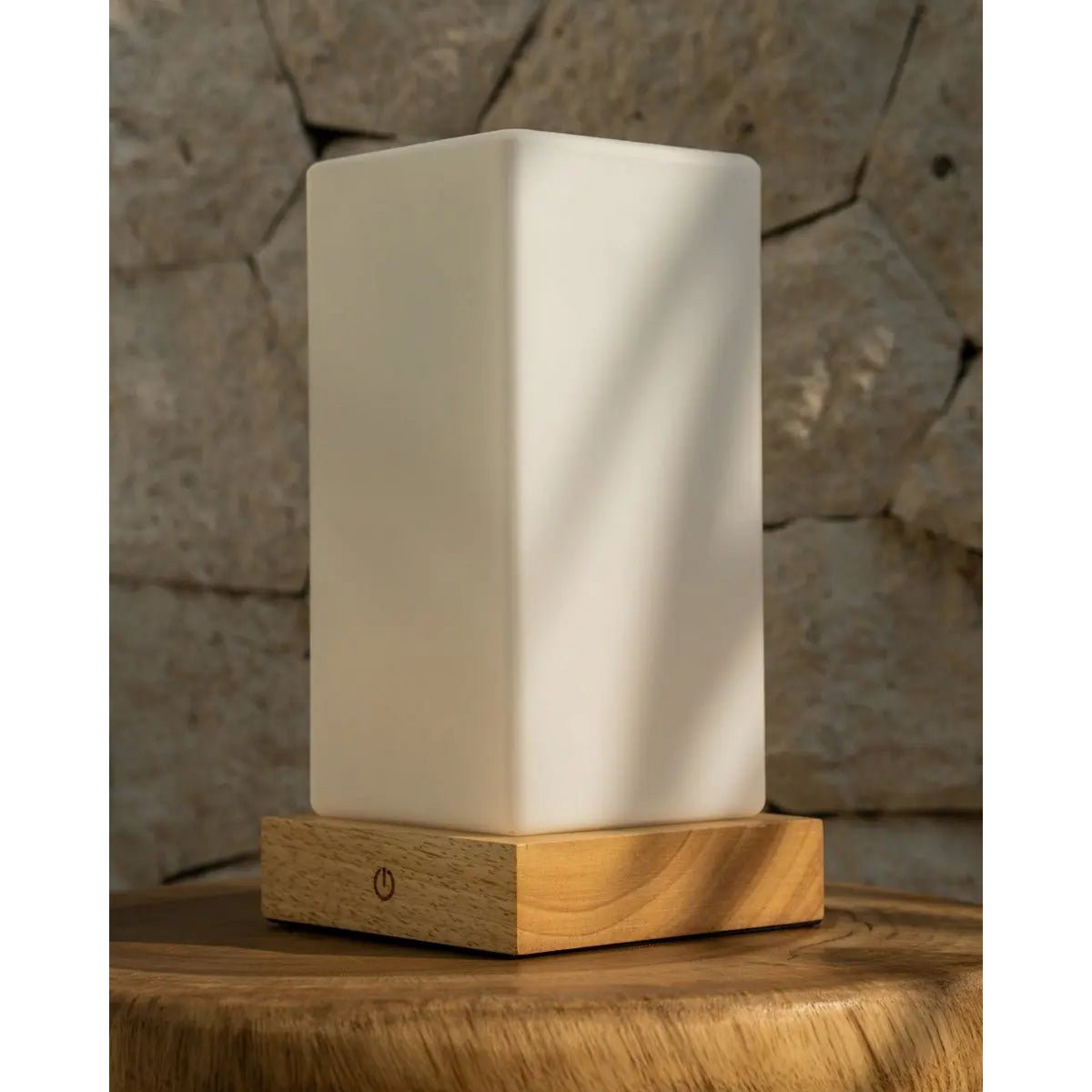 Zayn Lichtbruine Houten Oplaadbare Tafellamp | Dimbaar, glas en draadloos