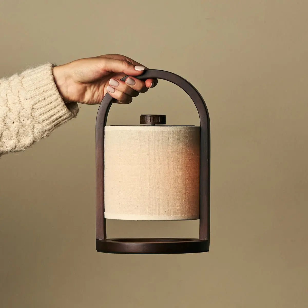 Rivier Donkerbruin Houten Oplaadbare Lamp | Linnenmix, veelzijdig en tot 100 uur batterijduur