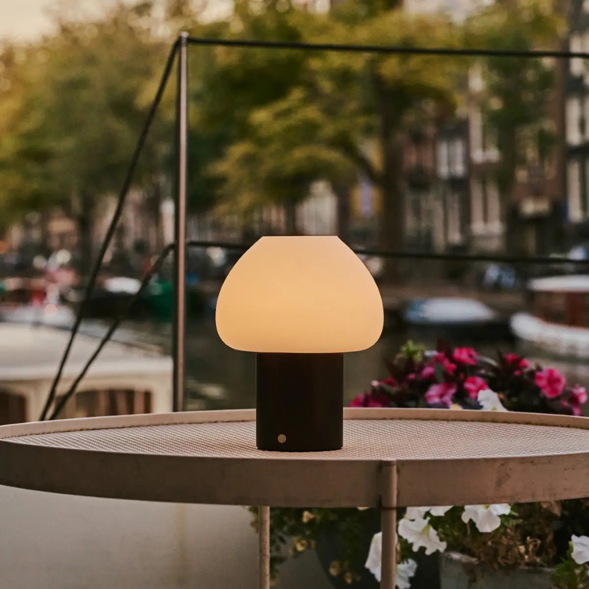 Fynn Donkerbruine Houten Lamp | Oplaadbaar, dimbaar en stijlvol