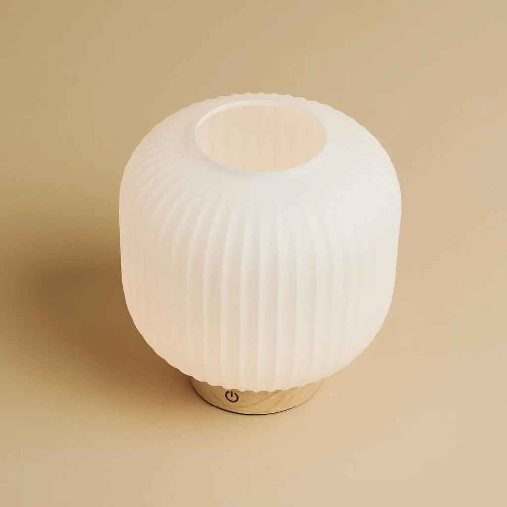 Lyla Lichtbruine Unieke Oplaadbare Lamp | Glazen lampenkap, dimbaar en 3 lichtmodi
