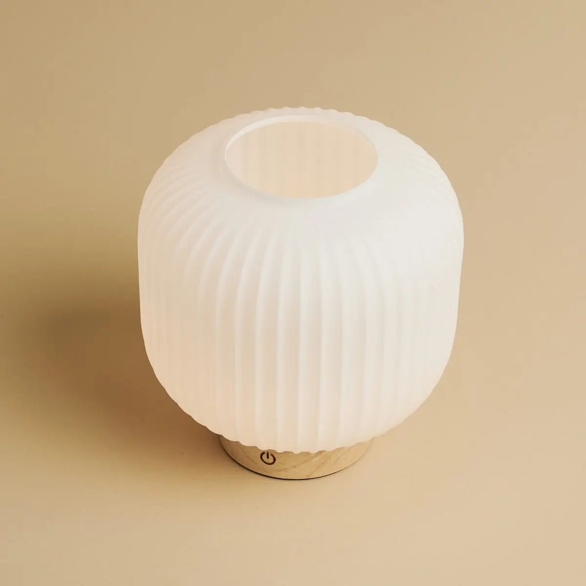 Lyla Lichtbruine Unieke Oplaadbare Lamp | Glazen lampenkap, dimbaar en 3 lichtmodi