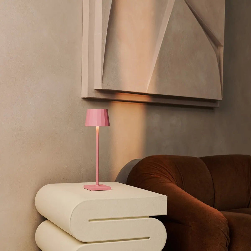 Wouter Flamingo Roze Oplaadbare Tafellamp | Draadloos opladen en batterijduur van 120 uur