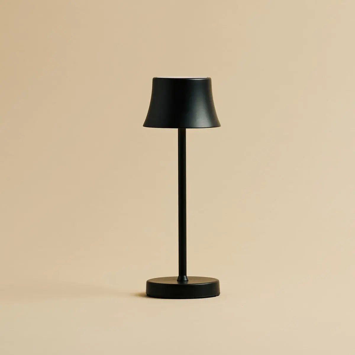 Combiset Professioneel | 4 x De Pijp Mini Midnight Black oplaadbare tafellampen en 1 x Amstel laadstation