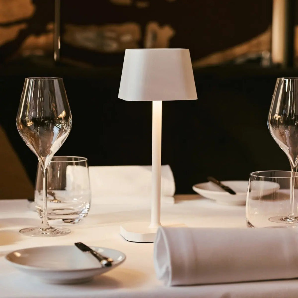 Ava Witte Oplaadbare Tafellamp | Stijlvolle, draadloze en dimbare verlichting